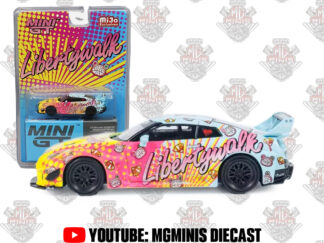 MINI GT Nissan GTR 35GT-RR Ver.1 LBWK #742